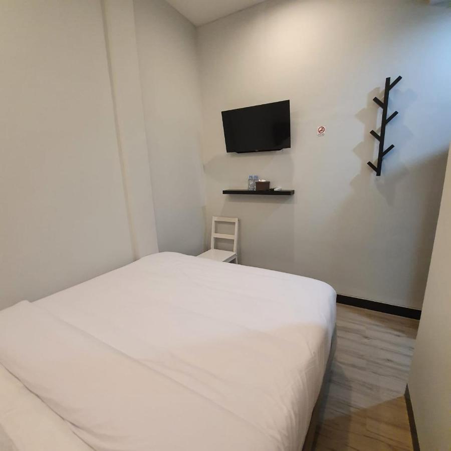 Hotel Circle One Palembang Exterior foto